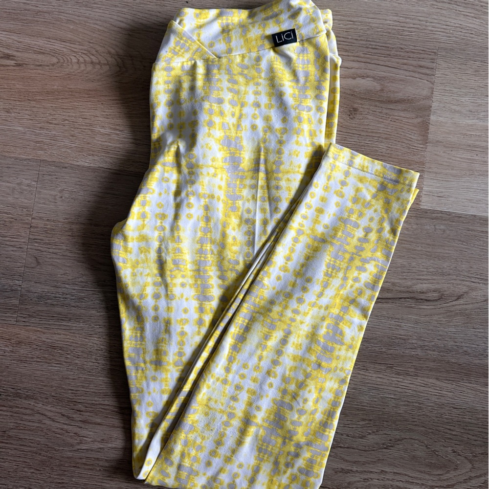 LICIFIT ELEVATE V-CUT SCRUNCH LEGGING